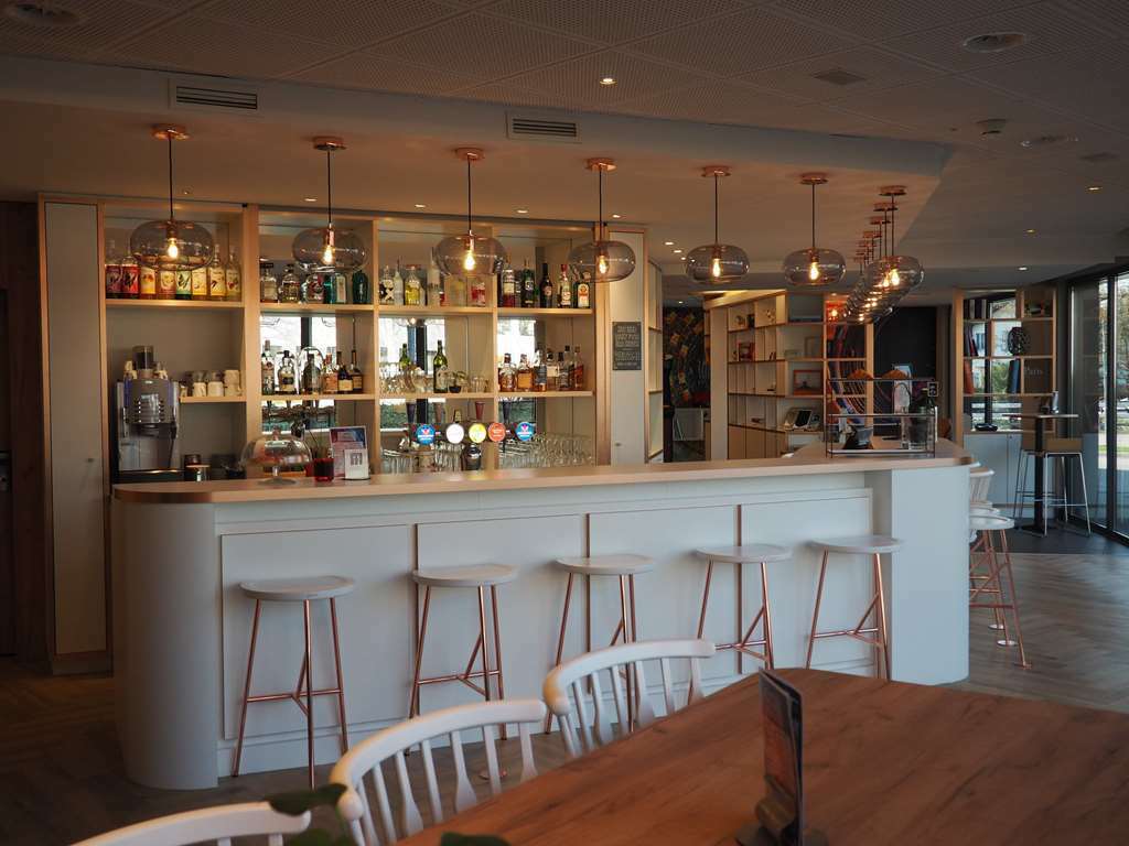 ไอบิส เจ็นนีฟเพทิทแลนซี่โฮเต็ล Hotel Lancy ร้านอาหาร รูปภาพ